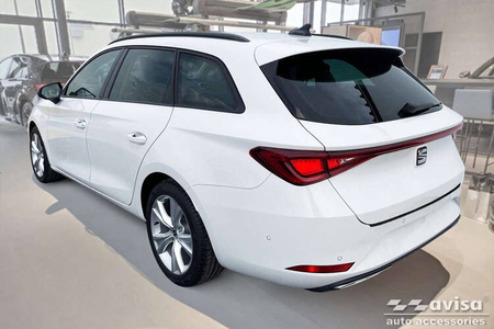 Nakładka na zderzak tylny Seat Leon 4  Kombi (Czarny Mat)