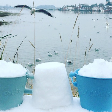 Składane wiaderko do wody i piasku Scrunch Bucket - Błękitny