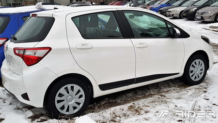 Toyota Yaris III FL 2016- listwy boczne