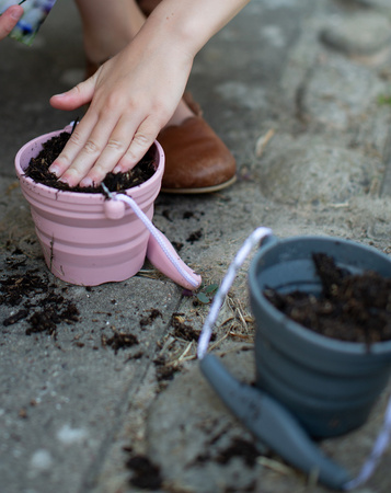 Silikonowe Wiaderko z łopatką Scrunch - Szałwiowy