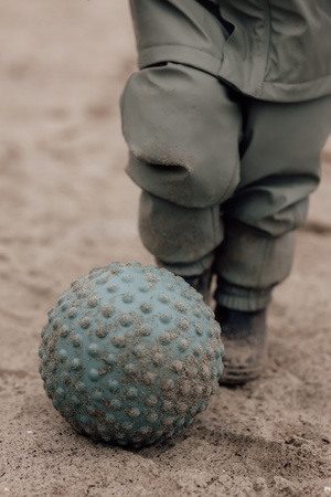 Duża piłka sensoryczna Find that Hippo 20 cm - Niebieska