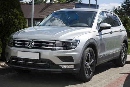 VOLKSWAGEN TIGUAN 2 Zestaw (Nakładka na zderzak tylny + nakładki progowe)
