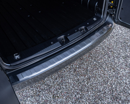 Listwa tylnego zderzaka Ford Tourneo Connect Mk3 | V761 MPV III 2022-