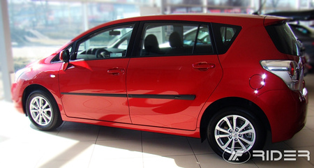 Toyota Verso 09-12 listwy boczne