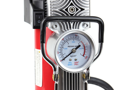 Kompresor samochodowy ACOMP-18 metalowy 2 cylindry 12V AMIO-02640