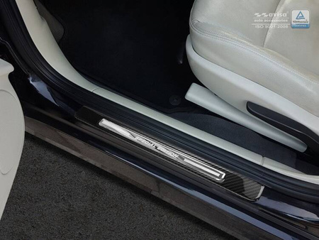 Uniwersalne nakładki ochronne na progi Carbon Fiber + Aluminium