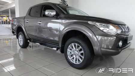 Mitsubishi L200 listwy boczne