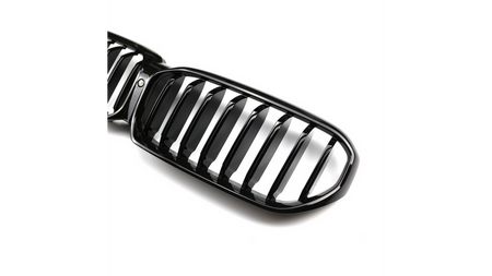 Grill sportowy pojedyncze żeberka Gloss Black  BMW 5 (G30, F90) Sedan (G31) Touring Facelift 2020-obecnie