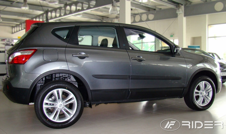 Nissan Qashqai listwy boczne