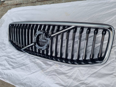 Atrapa grill VOLVO XC60 18-20 chrom