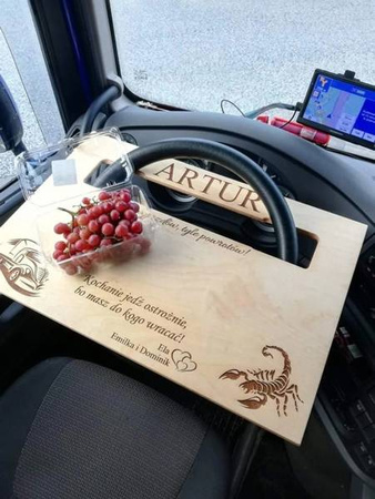 Stolik na kierownicę Mercedes Sprinter od 2020- drewniany