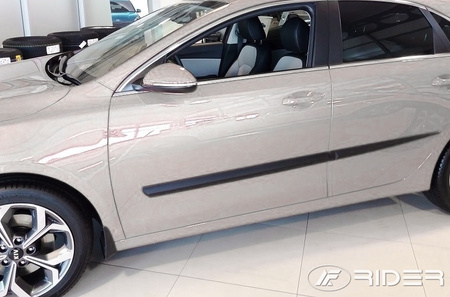 Kia Ceed SW listwy boczne