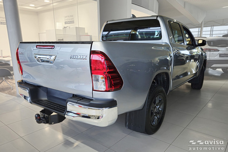 Nakładka na tylną klapę bagażnika do Toyota Hilux 8