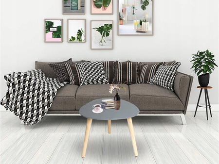 STOLIK KAWOWY 40 CM DREWNIANY TRÓJKĄTNY STYL SKANDYNAWSKI DO SALONU SYPIALNI NA TRZECH NOGACH