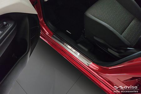 Nakładki progowe do Suzuki Swift 7