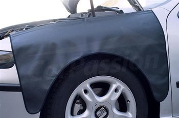 Pokrowiec ochronny na błotnik z eko-skóry Strong Plus