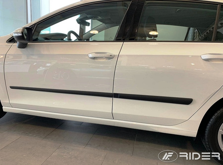 VW Golf VIII HB 2019- listwy boczne