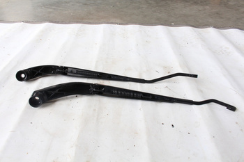 Ramię wycieraczki lewe Chevrolet Camaro SS 2016+