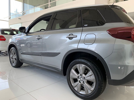 Suzuki Vitara 2019- listwy boczne LB-002