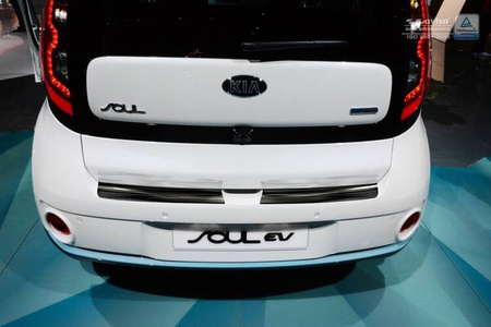 Kia Soul II EV Czarna Nakładka (listwa) ochronna na zderzak tylny