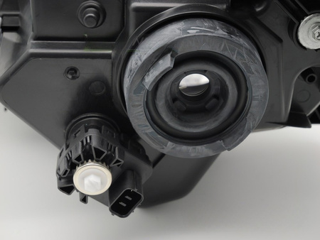 Lampa prawa reflektor TYC do Mitsubishi L200 15-19