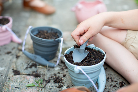 Silikonowe Wiaderko z łopatką Scrunch - Pudrowy Róż