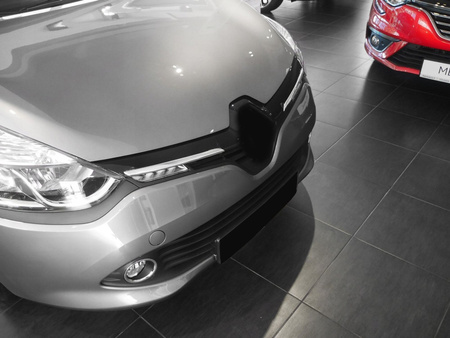 Listwy atrapy przedniej Renault Clio 5D PRE-FL 2012-2016