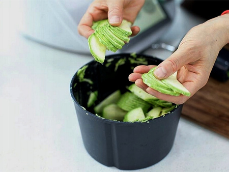 KRAJALNICA SZATKOWNICA DO WARZYW OWOCÓW CZARNA THERMOMIX TM5 TM6 TARCZA TNĄCA ZESTAW DO KROJENIA CZĘŚĆ ZAMIENNA