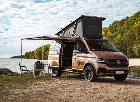 Poszerzenia nadkoli listwy drzwi VW T6.1 2019+ SHORT