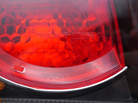 Lampa lewa tylna klosz do Mitsubishi Lancer 8