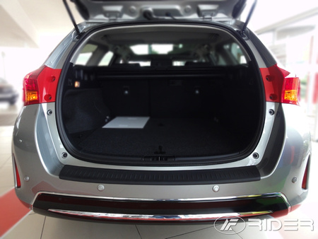 Toyota Auris TS nakładka na zderzak