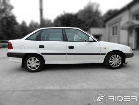 Opel Astra I listwy boczne - f10