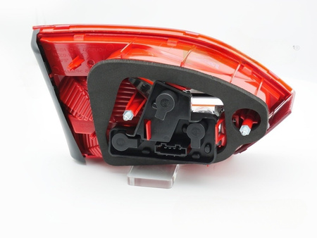 Lampa tylna prawa do VW Jetta 11-14 Flap red white