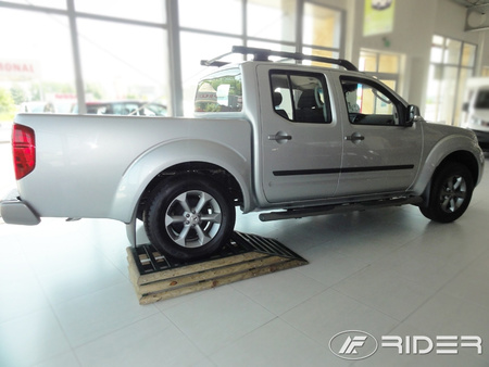 Nissan Navara listwy boczne