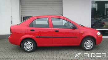 Chevrolet Aveo sedan listwy boczne