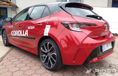 Toyota Corolla HB XII 2019- listwy boczne