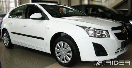 Chevrolet Cruze HB listwy boczne