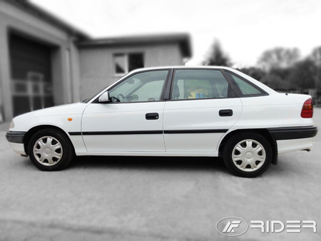 Opel Astra I listwy boczne - f10