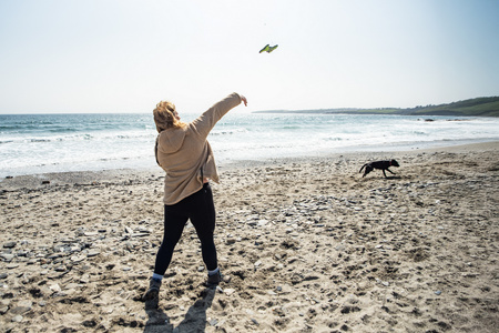 Gumowa kość dla psa, gryzak Mountain Paws - zielona