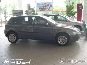Alfa Romeo 147 listwy boczne