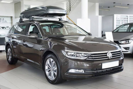 Nakładka na zderzak tylny Volkswagen Passat B8 Kombi (Czarna-Lustro)