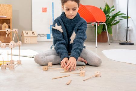 Drewniane klocki konstrukcyjne Mini Trigonos L - 130 el.