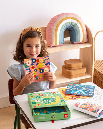 Zestaw z naklejkami Apli Kids - Liliput