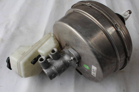 Serwo OEM 23337123 ze zbiorniczkiem Chevrolet Camaro SS