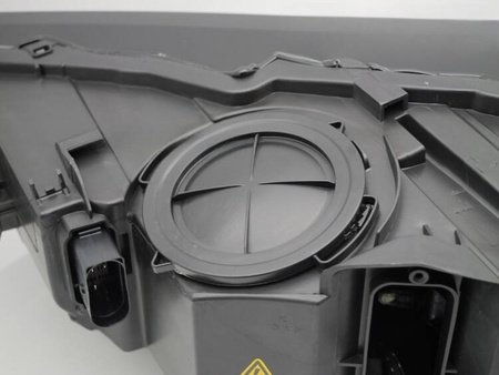 Lampa lewa reflektor xenon TYC do Audi Q7 15-19