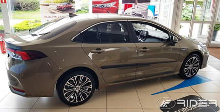 Toyota Corolla SD XII 2019- listwy boczne