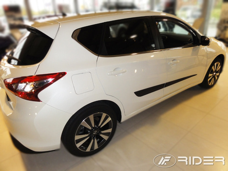 Nissan Pulsar listwy boczne