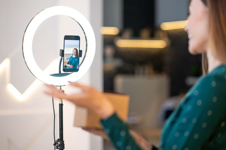 LAMPA PIERŚCIENIOWA STOJĄCA 10" LED 3 TRYBY STATYW PILOT ŁADOWANIE USB RING SELFIE