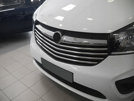 Listwy atrapy przedniej Opel Vivaro 2014-2019