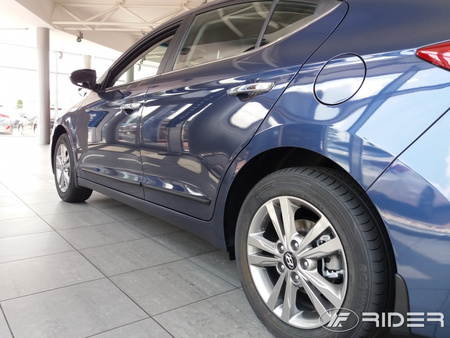 Hyundai Elantra listwy boczne